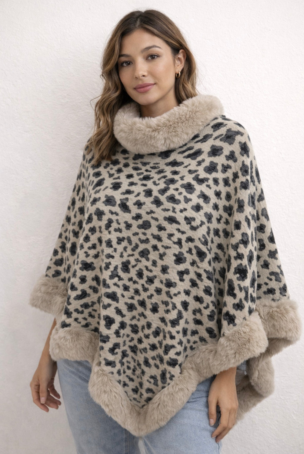 ✨ Poncho imprimé léopard à bordure fausse fourrure