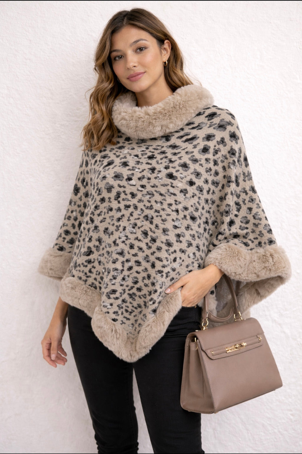 ✨ Poncho imprimé léopard à bordure fausse fourrure